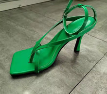 Load image into Gallery viewer, Dylan Heels
